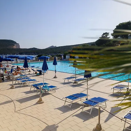 Apartment Comfy Flat W/ Pool, Tennis Court & Private Beach! Porto Conte