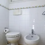 Guesthost - Comfy Flat W Pool, Tennis Court & Private Beach! Apartman