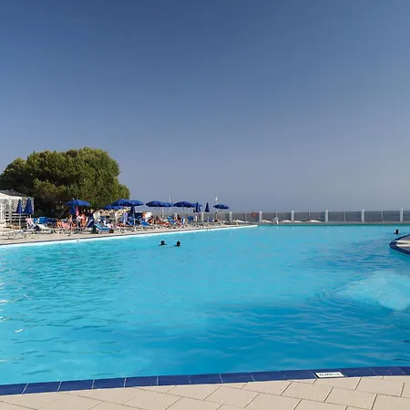 公寓 Guesthost - Comfy Flat W Pool, Tennis Court & Private Beach!