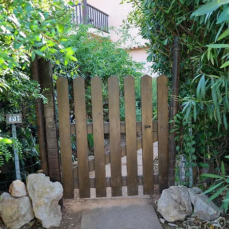 Guesthost - Comfy Flat W Pool, Tennis Court & Private Beach! 公寓 *